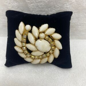 VTG Juliana Delizza & Elster Large White Milk Glass and AB Rhinestone Brooch Pin